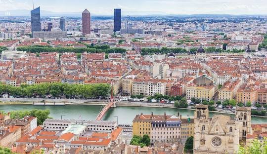 how to obtain cocaine in Lyon, France in 2025